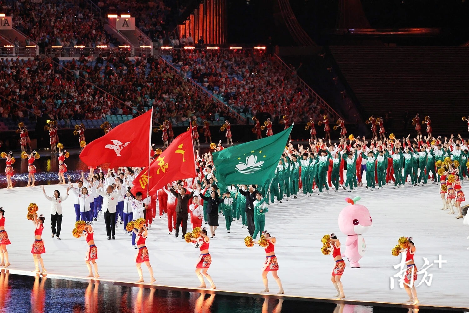 英超战报：福登双响，格瓦迪奥尔破门+送点，曼城3-2利兹联